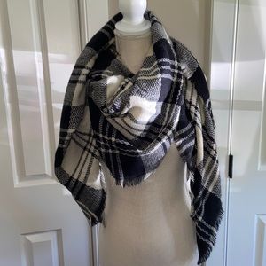 Woven plaid scarf
